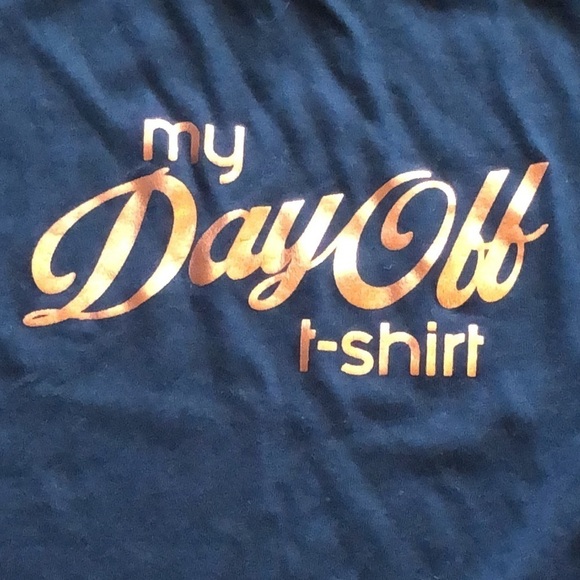 Girls Graphic Shirt Girls Size M in Like New Condition - Picture 2 of 3